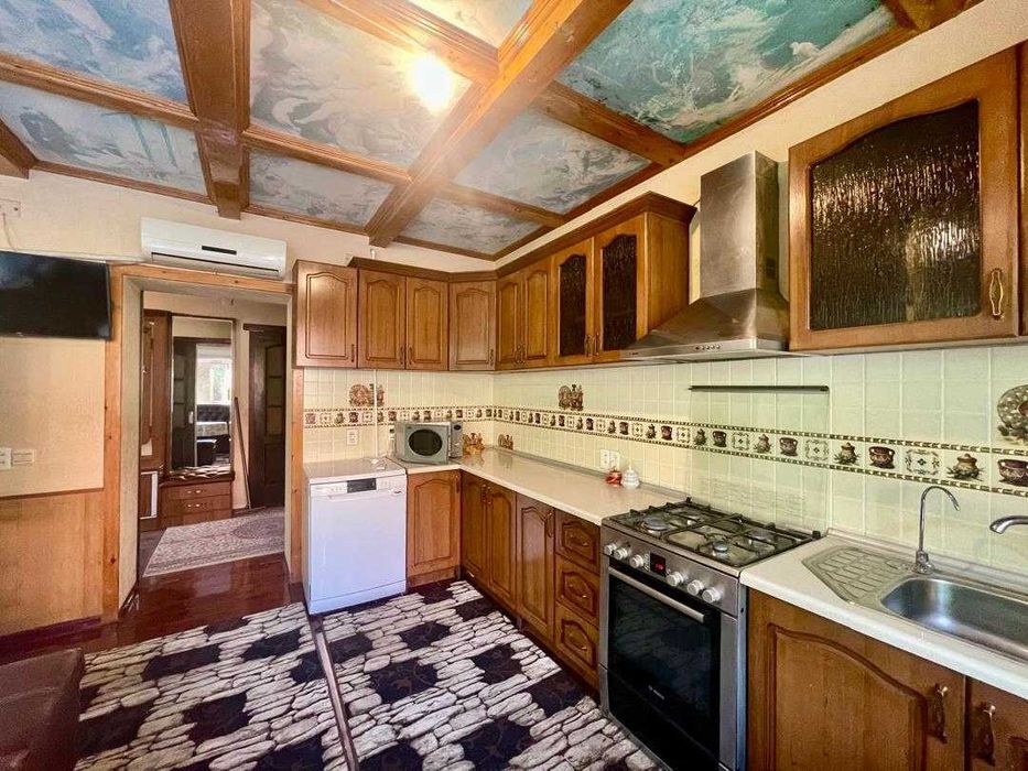 Дом/участок. Мирабадский. Под бизнес. Азербайджанский центр. Аэропорт.