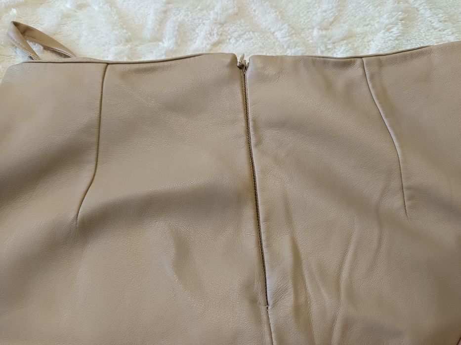 Vând fustă imitație piele