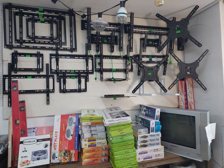 Кронштейн и полки