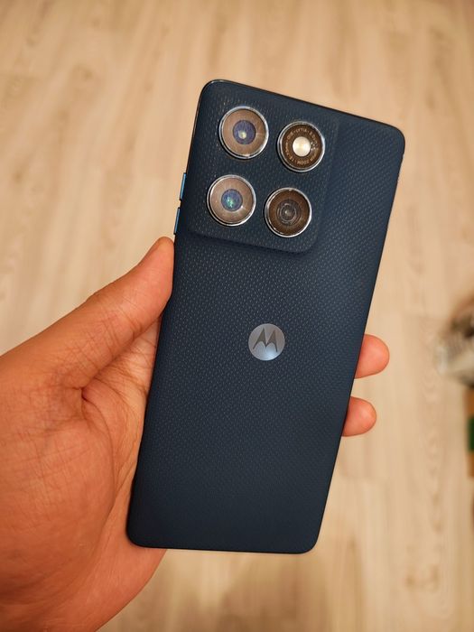 Продам смартфон Motorola Edge 60 512гб
