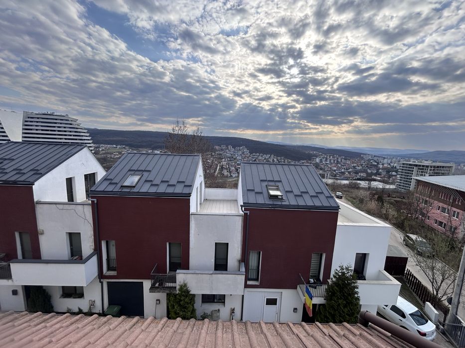 Inchiriez apartament in Zorilor, 3 camere, zona de case, curte, parcare