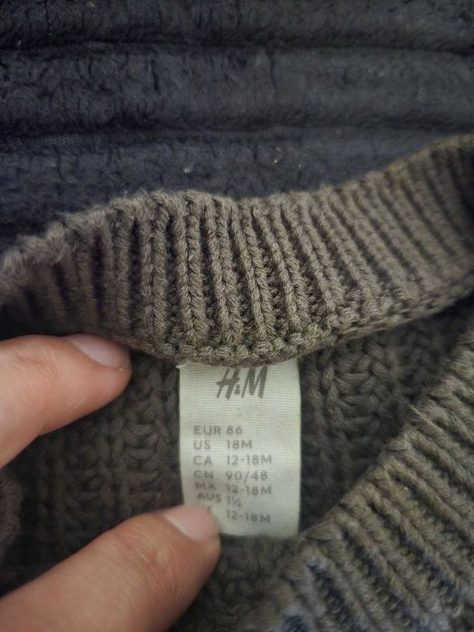 чудесен детски пуловер и шапка HM