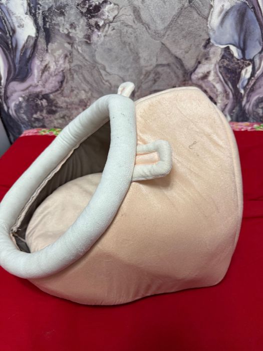 Лежанка для кошек розовая