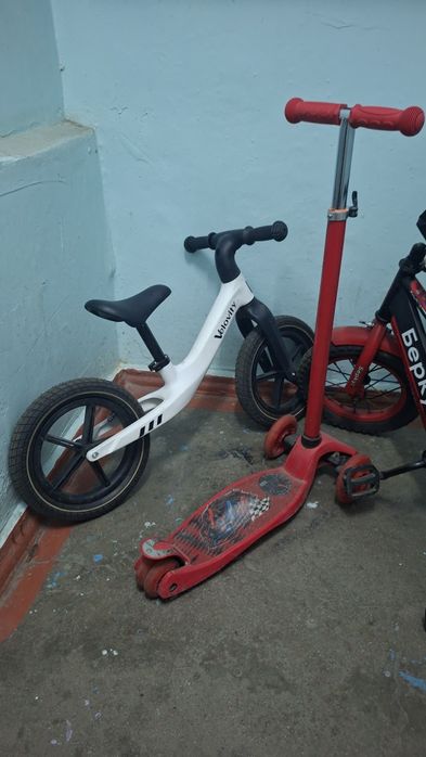 Продам беговел, самокат и велосипед