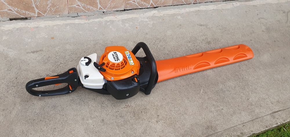 Foarfeca de tuns gard viu stihl HS 82r.