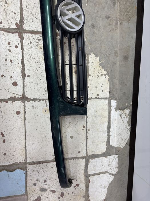 Пассат решотка б 4