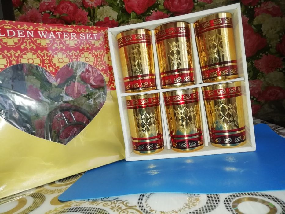 Набор стаканов..