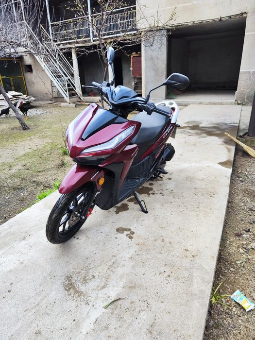 Скутер CLICK Honda 150i