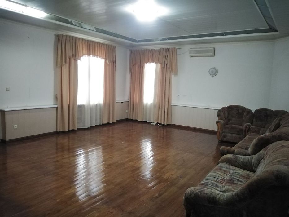 Uchaska sotiladi yaxwi mahaladan