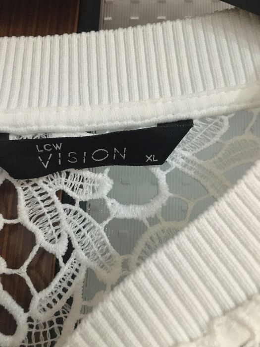 Jacheta dantela si pietre