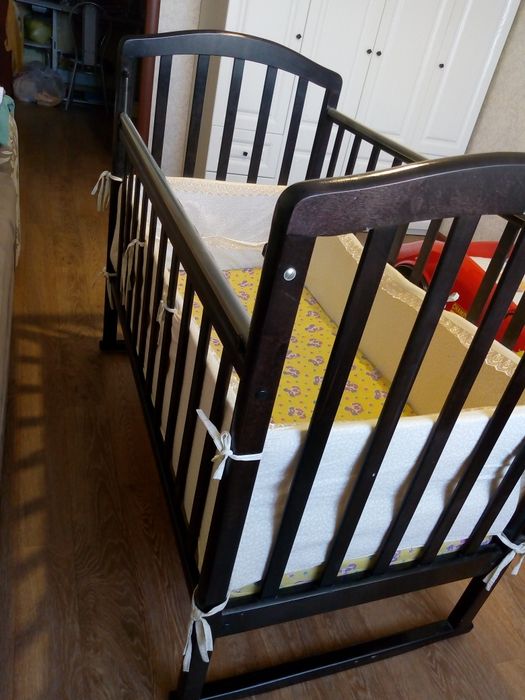Детская кроватка