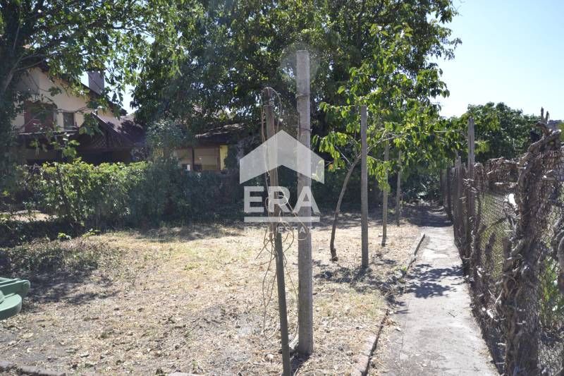 САМО В ЕРА ИМОТИ ХАСКОВО Къща с двор в предпочитан квартал в Димитровг