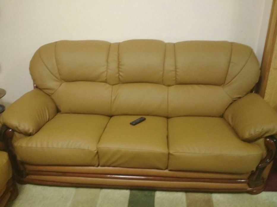 Качественно работа мягкой мебели перетяжка и карпусний мебели тоже