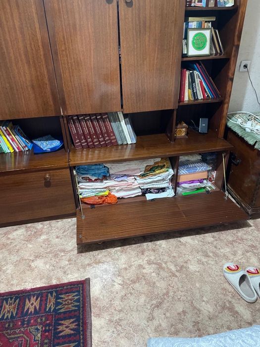 Продам  стенку производство Прибалтика бу