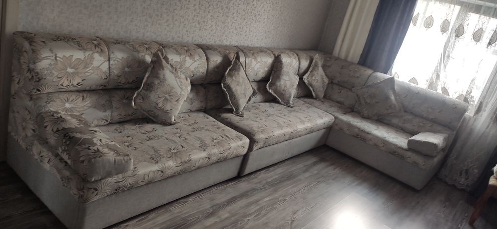 Продам диван угловой