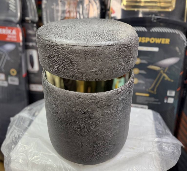 Пуф мягкий велюровый с металлическим кольцом, 47×34 см