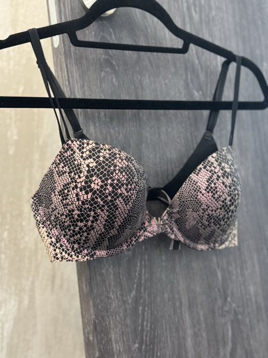 Сутиени Victoria’s Secret , Calvin Klein