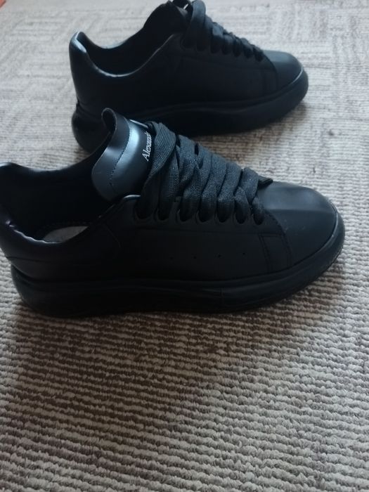 Vând adidasi alexander Mcqueen