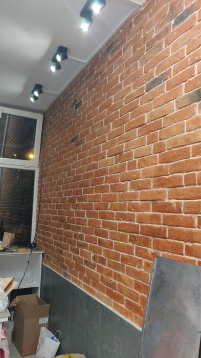 Caramida feliata, margini rustice