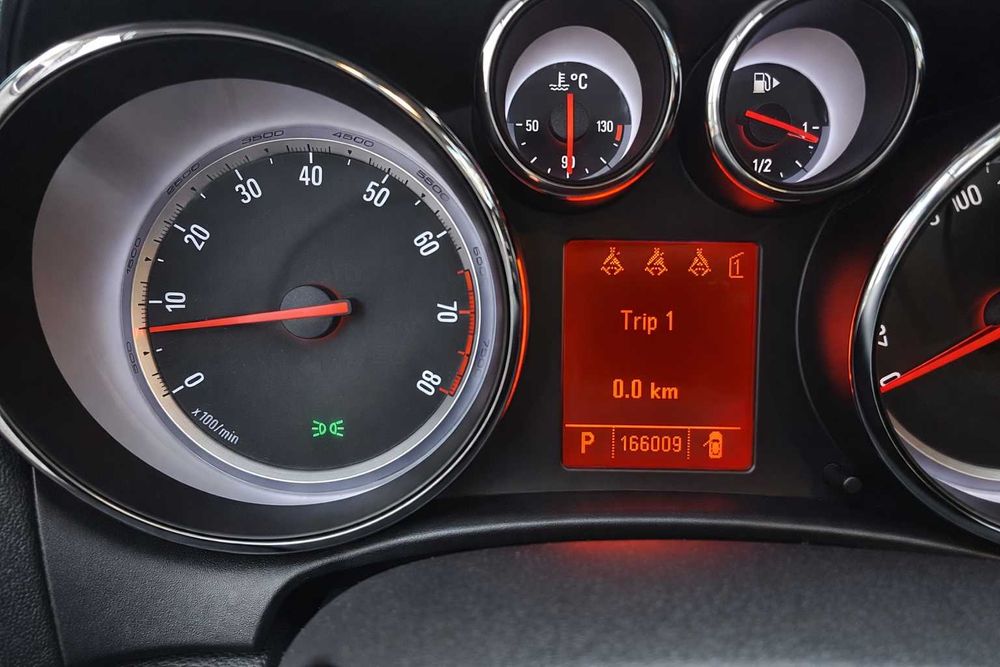 Opel Astra J 1.6 Benzină – Cutie automată - ITP 2026