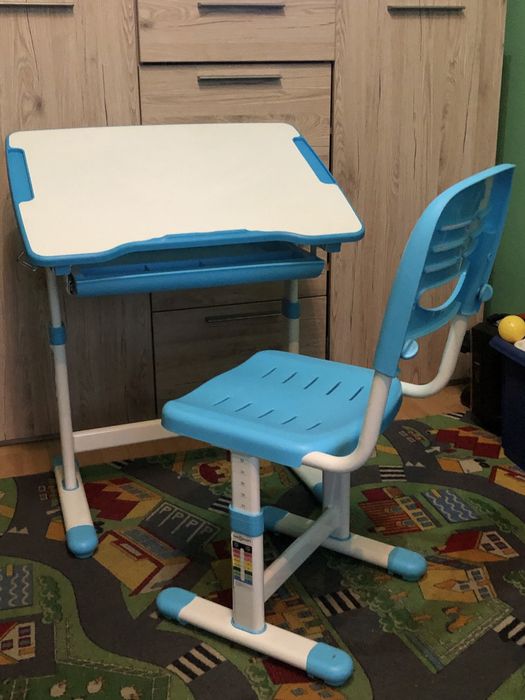 Set birou pentru copii reglabil pe înălțime