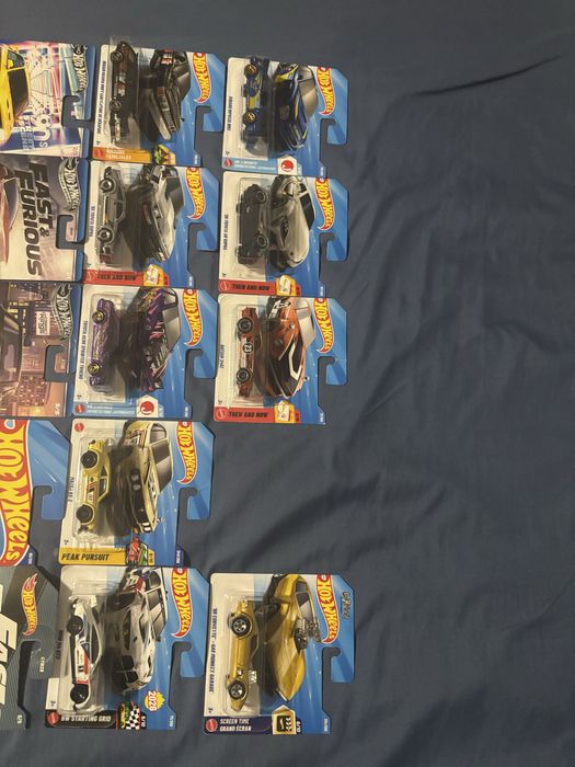 Hotwheels premium и base