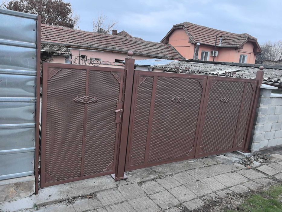 Фургони, навеси, павилиони, метални конструкции,