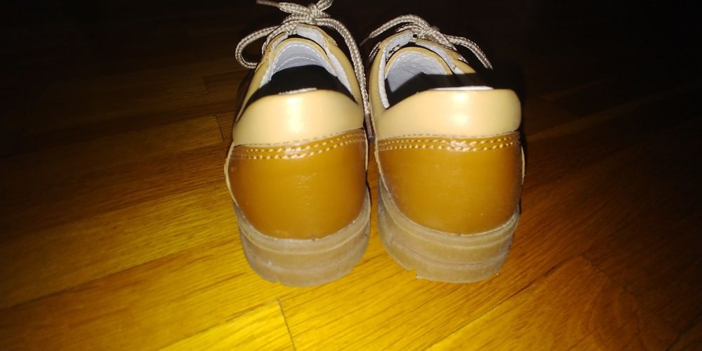 Пролетни обувки, номер 26
5 лв