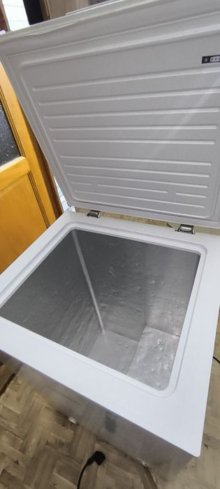 Морозилка продам