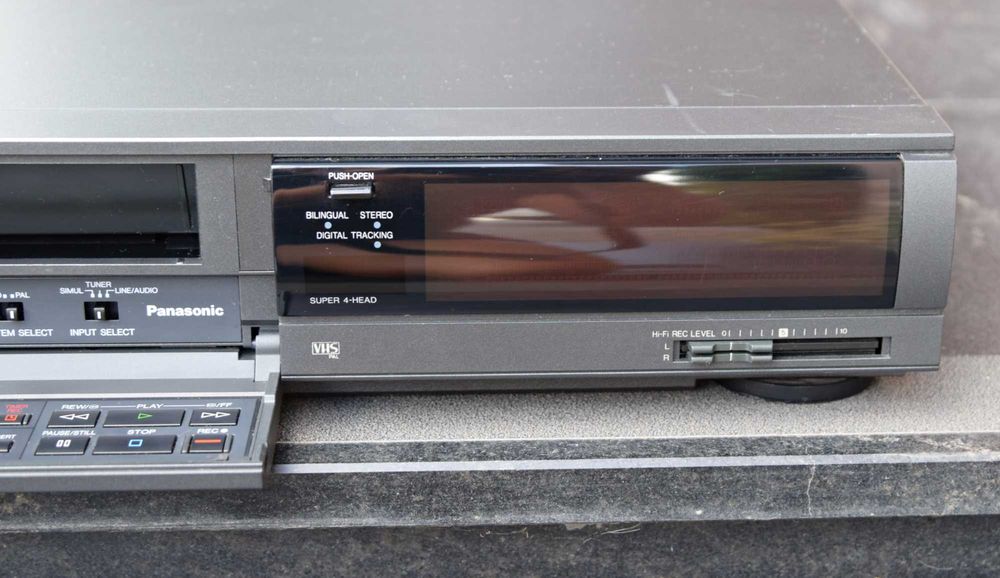 Video recorder VHS Panasonic NV-F65 stereo Hi-Fi cu defect