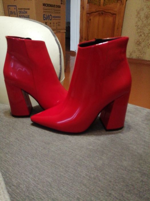 Продаю ботильоны