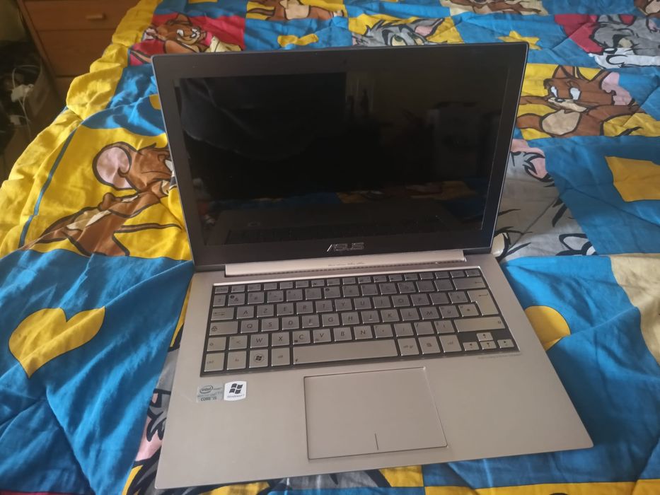 Vand laptopuri piese