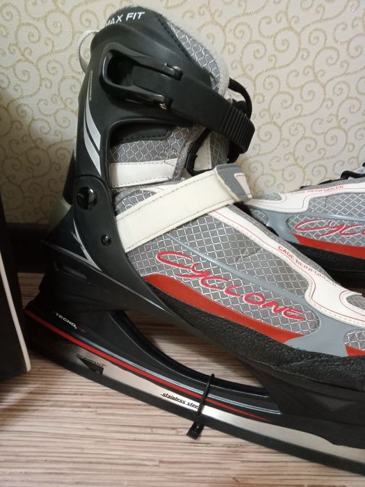 Продам коньки за 35000