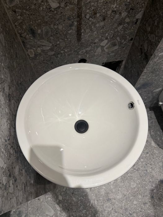 Свободностоящ керамичен умивалник