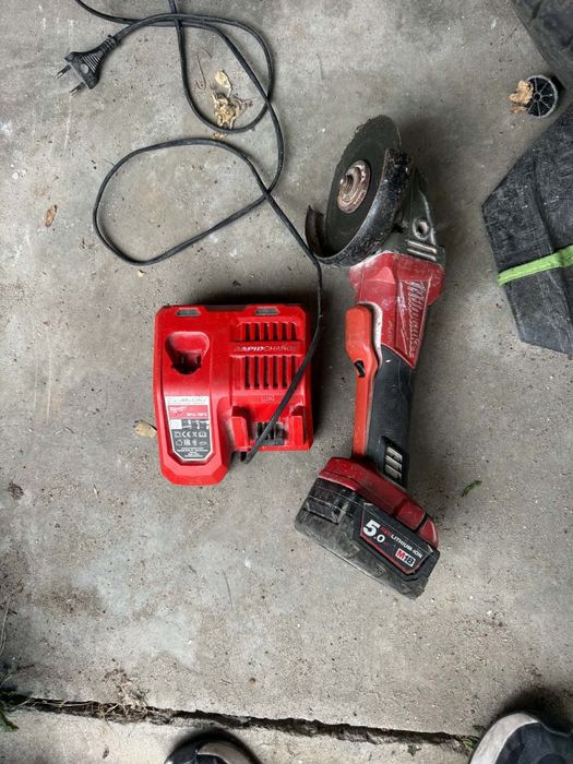 Ъглошлайф Milwaukee M18 + батерия 5.0Ah + зарядно