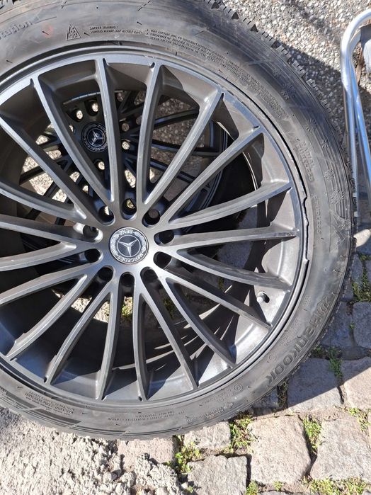 Запазени зимни гуми поне два сезона ще искарат ощте 235.45.r18