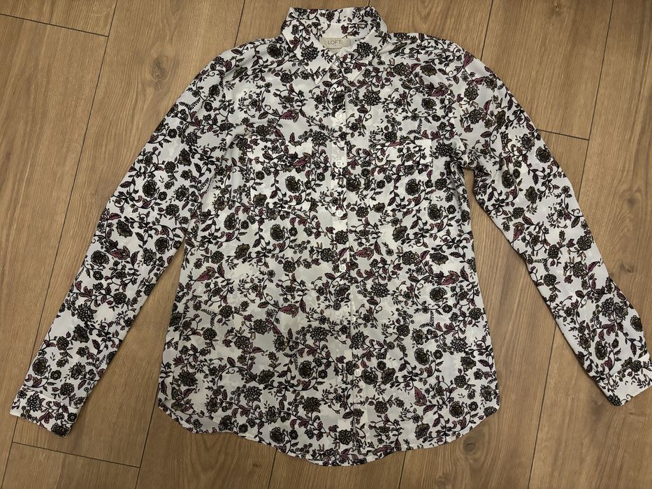 Риза S размер, без забележки и само за 10 лв.