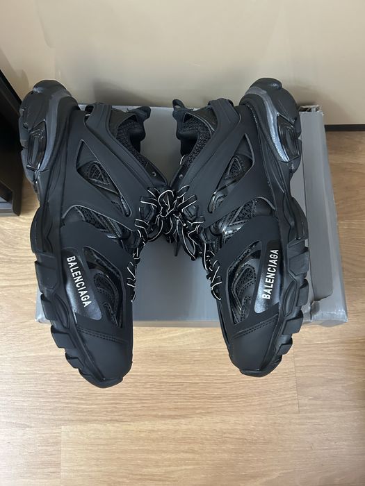 Balenciaga track 42