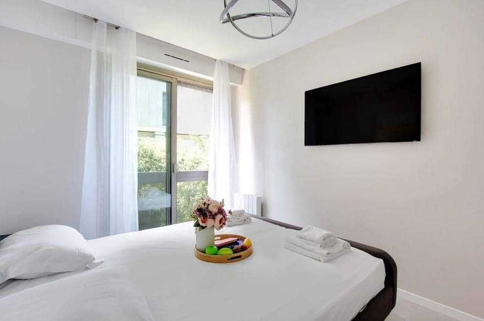 Продава се Двустаен апартамент в София, Витоша - 74 кв.м за 1865 €/кв.м - Снимка #5