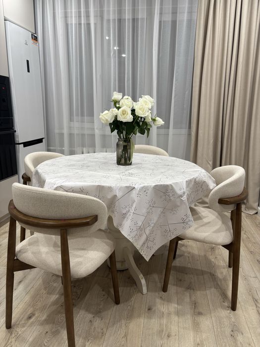 Продам круглый стол!