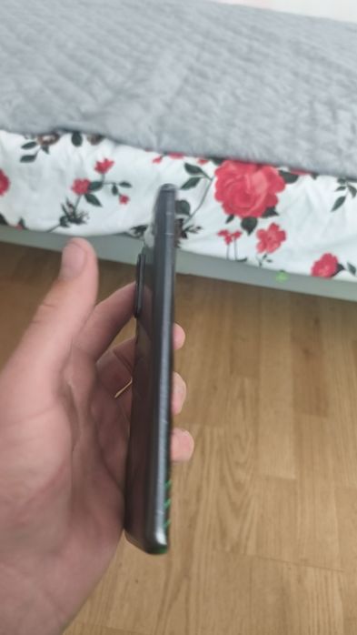 Vând Xiaomi redmi mi 10 pro se poate vedea și în poze cât costă  și în poze