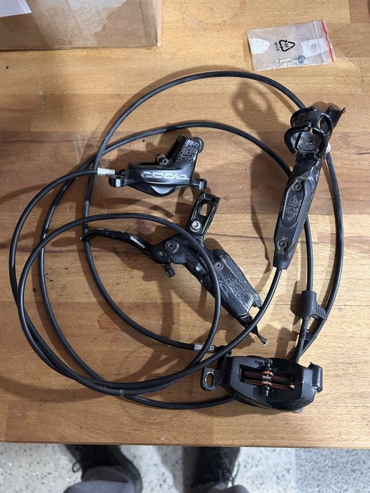Спирачки Sram code r