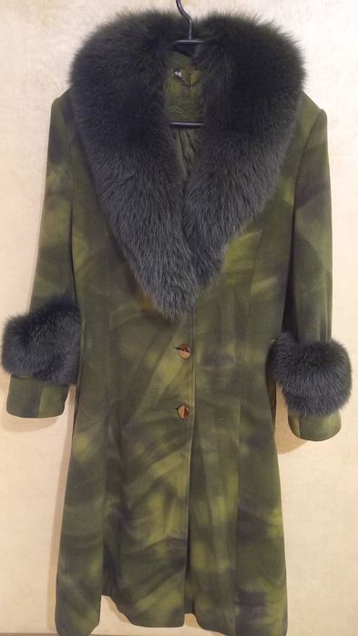 Продам пальто женское зимнее