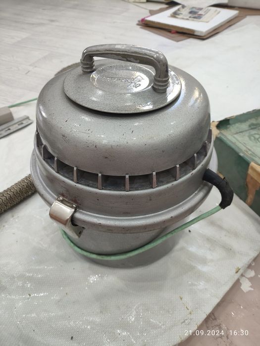 Продам советские пылесос Уралец