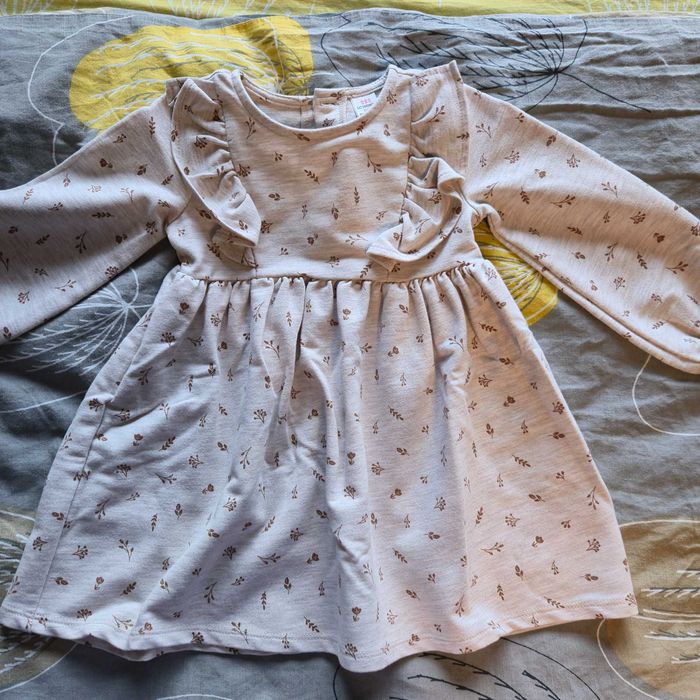 Детска рокля с дълъг ръкав