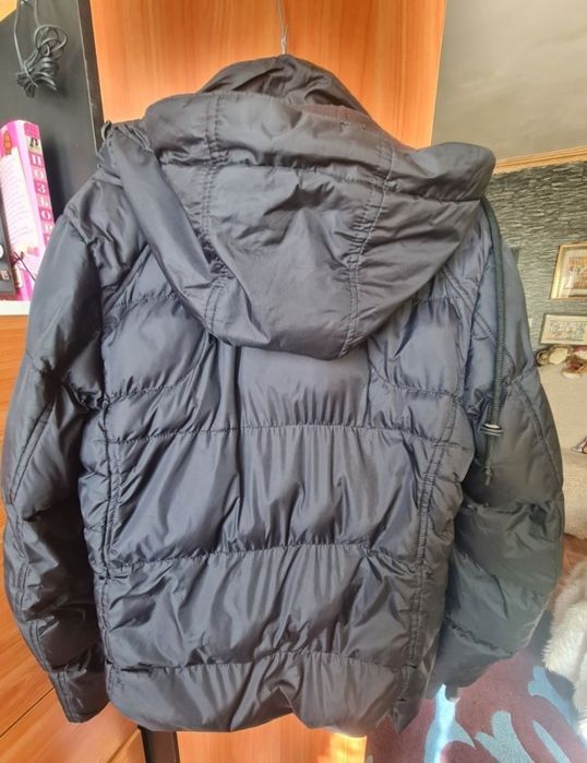 Дамско спортно черно яке