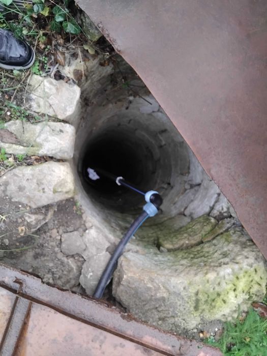 Голям двор с 3 отделни постройки