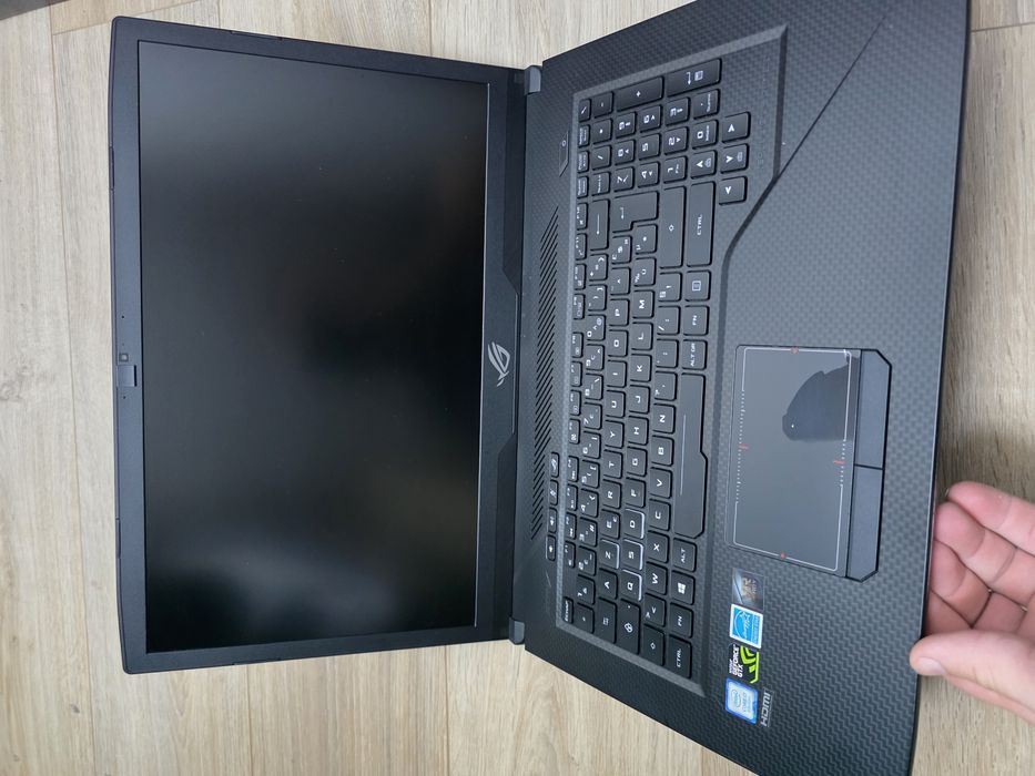 Laptopuri gaming pentru piese
