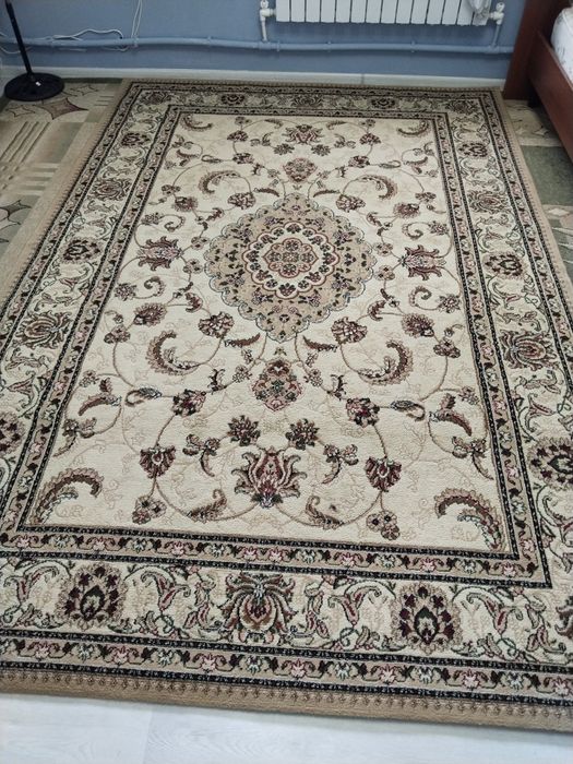 Ковер новый  2×3  красивый