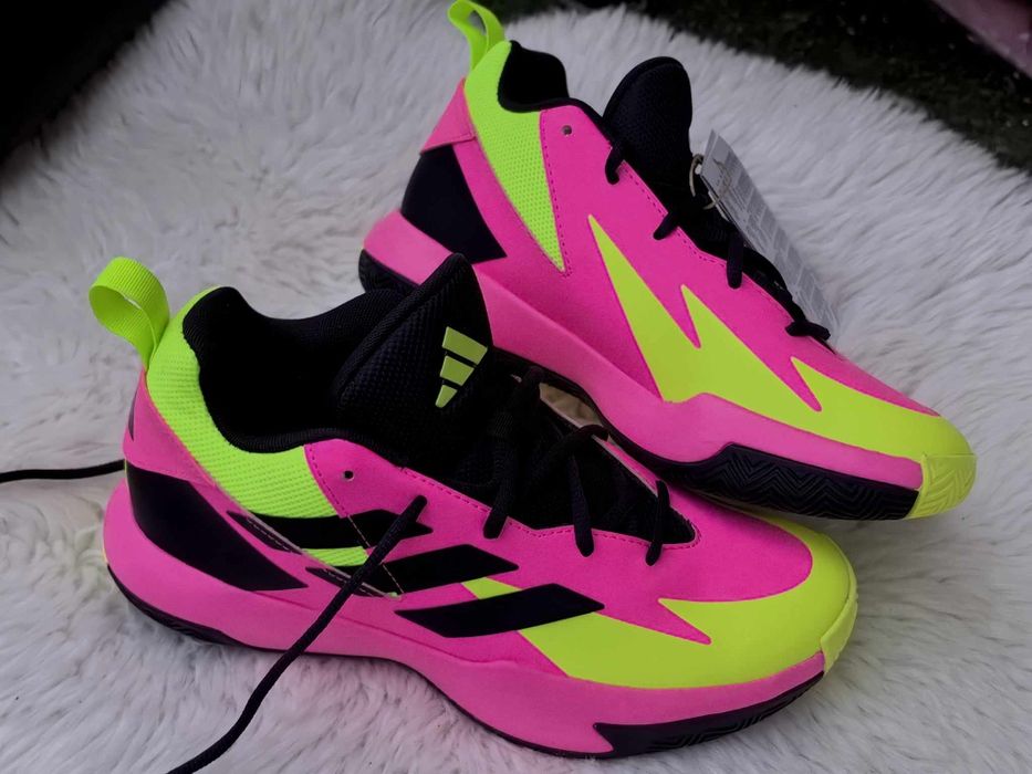 Adidas оригинални дамски сникърси нови  електрикови цветове 38 2/3